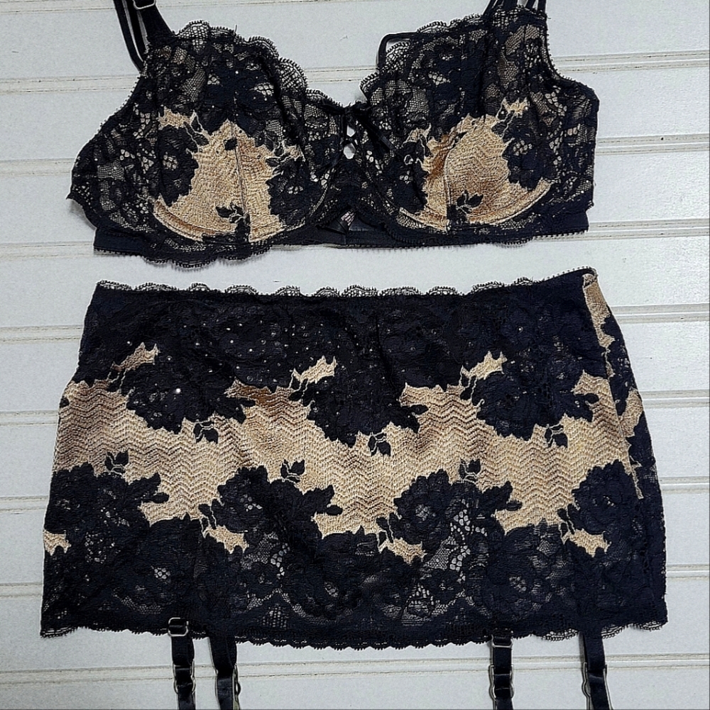Victorias Secret "Seduction" set 34c/small
